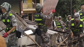 Cina, terremoto di magnitudo 6.2. Oltre 100 morti e 500 feriti