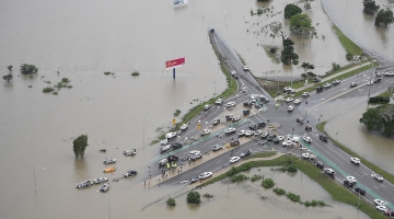 Clima, 378 eventi climatici estremi solo nel 2023