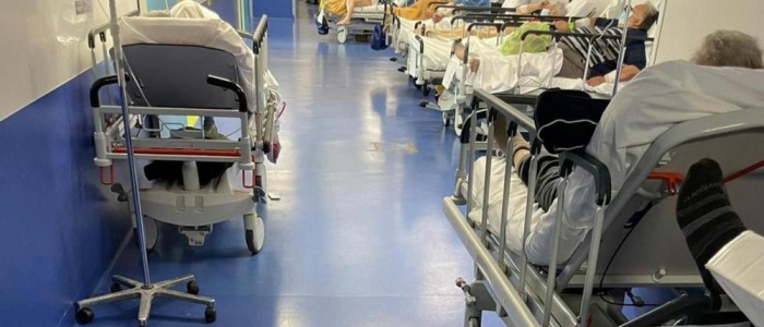 Influenza, ospedali e pronto soccorso in super affollamento
