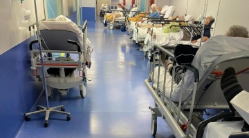Influenza, ospedali e pronto soccorso in super affollamento