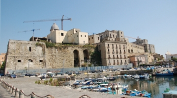 Napoli, 11 arresti per turbativa d’asta e corruzione al Rione Terra