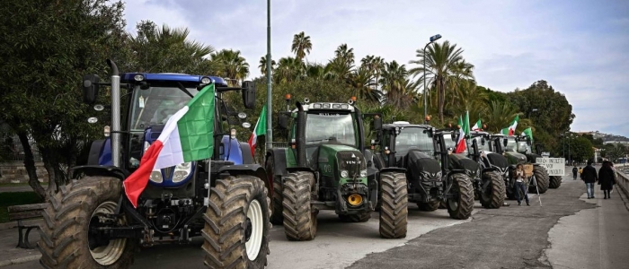 Protesta dei trattori verso Sanremo. Stasera intervento al Festival