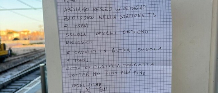 Allarme bomba in stazione a Trani, il provvedimento del Comune scatena le polemiche: "scuole chiuse" poi riaprono