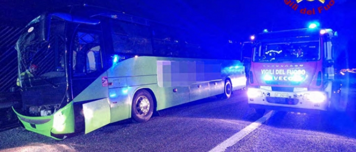 Incidente sull'A1 tra Modena e Bologna, morto passeggero di un pullman