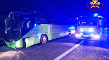 Incidente sull'A1 tra Modena e Bologna, morto passeggero di un pullman