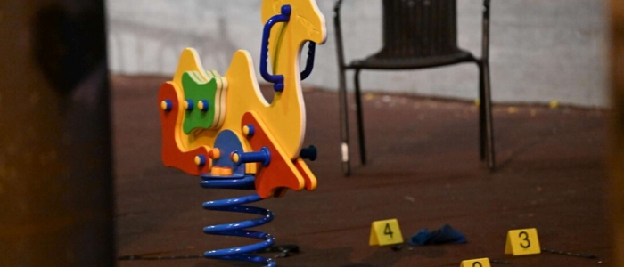 Napoli, colpo di pistola ai giardini: ferita una donna a Fuorigrotta