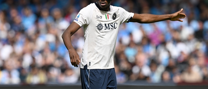 Napoli, il Psg vuole beffare la Premier per Osimhen: De Laurentiis non molla sulla clausola