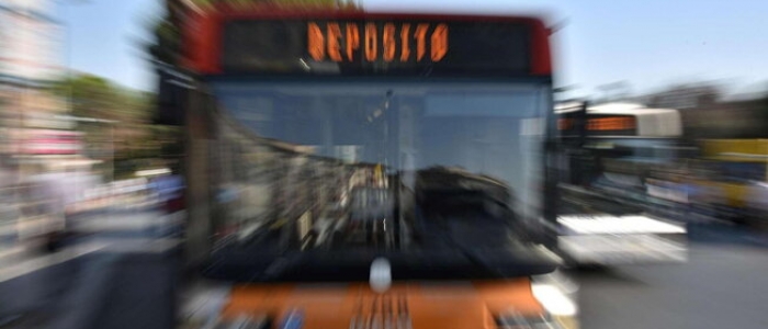 Trasporti, giovedì sciopero nazionale Cgil-Uil: stop di 4 ore