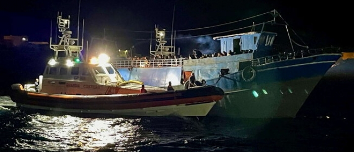 Naufragio migranti, nove morti tra cui una bambina | I superstiti in condizioni di forte ipotermia