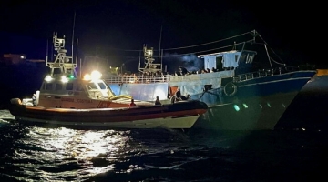 Naufragio migranti, nove morti tra cui una bambina | I superstiti in condizioni di forte ipotermia