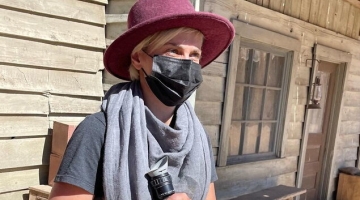 "Rust", sparatoria sul set: l'armiera che diede la pistola a Baldwin chiede la libertà vigilata