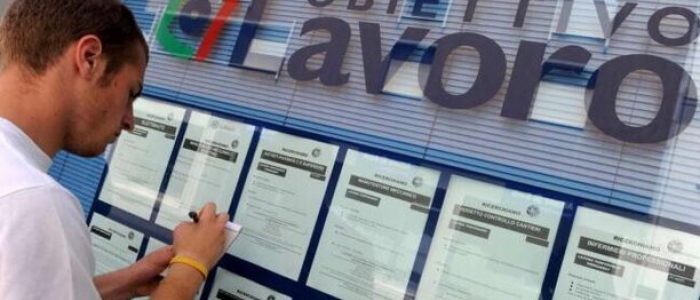 L'Italia è il paese più vecchio d'Europa: in vent'anni persi oltre 3 milioni di giovani: e chi è rimasto tende a scappare via
