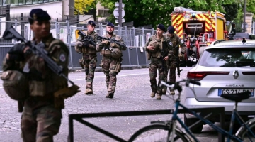 Parigi, minaccia di farsi esplodere nel consolato iraniano: arrestato