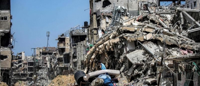 Guerra Israele-Hamas, tendopoli in costruzione a Khan Younis nella Striscia di Gaza: forse per offensiva a Rafah