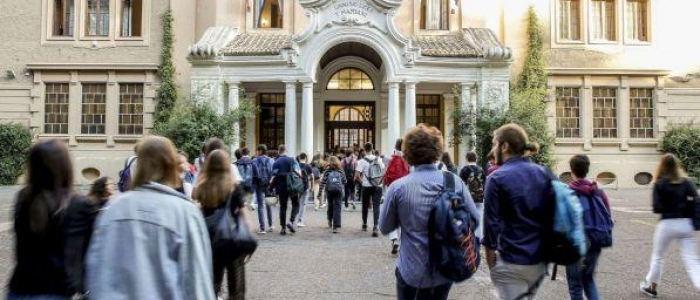 Sponsor privati nelle scuole? Già presenti dagli anni ‘90: ecco come funziona