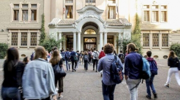 Sponsor privati nelle scuole? Già presenti dagli anni ‘90: ecco come funziona