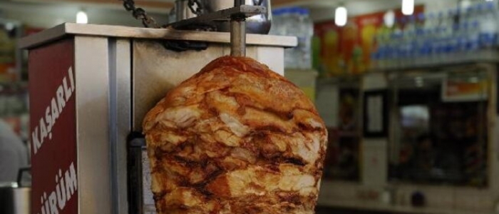 Germania alle prese col caro-kebab: spunta l'ipotesi del prezzo calmierato per i giovani