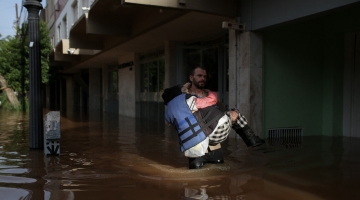 Brasile, il bilancio delle inondazioni supera i 100 morti