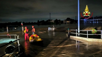 Maltempo, a Vicenza scatta l'allarme rosso | Zaia: "Non ci aspettavamo un'alluvione così" | Cresce il Po, il Seveso raggiunge la soglia di attenzione