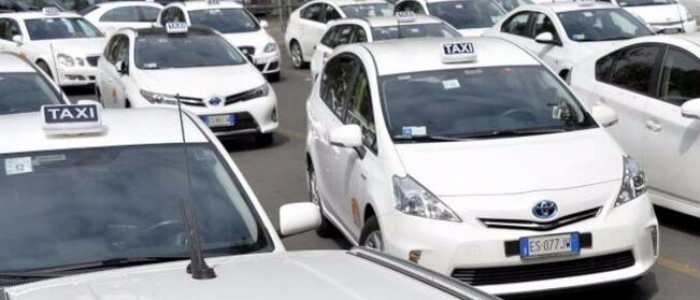 Taxi, martedì sciopero nazionale dalle 8 alle 22: adesione totale in tutta Italia