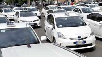 Taxi, martedì sciopero nazionale dalle 8 alle 22: adesione totale in tutta Italia