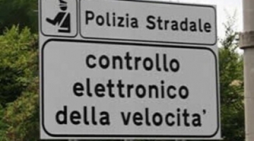 Autovelox solo segnalati e no sotto i 50 km/h, il decreto arriva in Gazzetta | La stretta non tocca "Bologna 30"