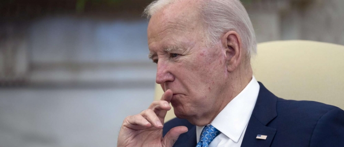 Usa, un giornalista gli parla dell'età e Biden perde le staffe: "Hai battuto la testa?"