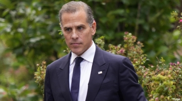 Usa, possesso illegale di armi: Hunter Biden giudicato colpevole, rischia 25 anni