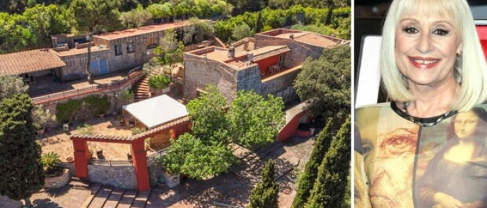 In vendita la villa di Raffaella Carrà all'Argentario con 12 stanze e 12 bagni realizzata da Giò Pomodoro