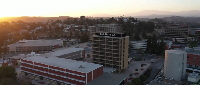 Los Angeles, un edificio della California State University occupato da un gruppo di manifestanti pro Palestina