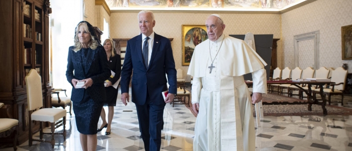 Il Papa al G7: "Nessuna macchina deve poter togliere la vita umana" | Meloni-Biden: impegno per un accordo su Gaza | Il comunicato: condanna per violazione diritti donne e Lgbt