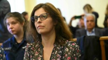 Ilaria Salis è libera, tolto il braccialetto elettronico: può tornare in Italia