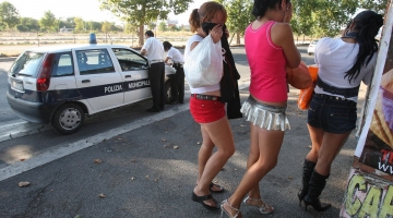 Baby prostitute a Bari, in 7 a giudizio immediato