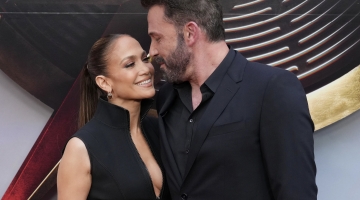 Divorzio imminente da J.Lo, gli amici di Ben Affleck temono torni all'alcolismo