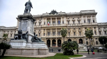 Incendio al palazzo della Corte di Cassazione