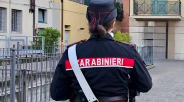 Reggio Emilia, picchia il padre per avere soldi: per un 47enne scatta il divieto di avvicinamento