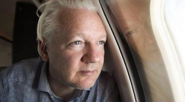 WikiLeaks, Assange patteggia negli Usa ed è libero: tornerà in Australia