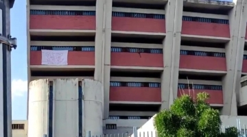 Suicidio in cella, proteste e fiamme nel carcere di Sollicciano (Firenze)