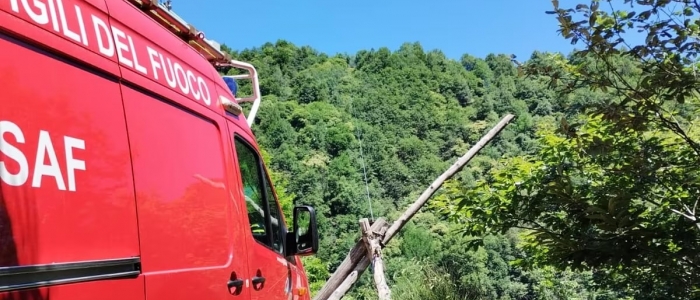 Verbania, rimane agganciata a una teleferica: donna precipita nel vuoto e muore