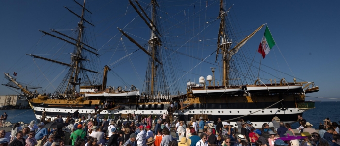 Usa, l'Amerigo Vespucci lascia Los Angeles: in 72mila a Villaggio Italia