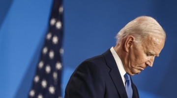 Usa 2024, donatori dem congelano 90 milioni finché Biden resterà in corsa | Il leader dei dem alla Camera scarica il presidente