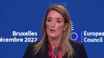 Parlamento europeo, Roberta Metsola rieletta presidente con una maggioranza record | "Grazie della fiducia, sarà un Parlamento per tutti"