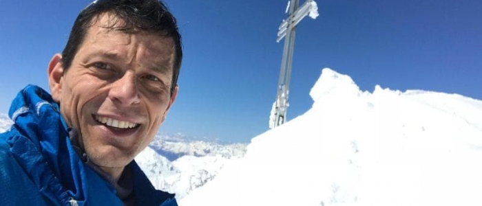 Monte Bianco, 50enne bolognese muore scalando per beneficenza il massiccio