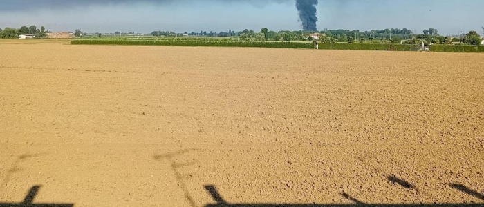 Ferrara, scoppio e fiamme in azienda di plastiche: 2 feriti gravi