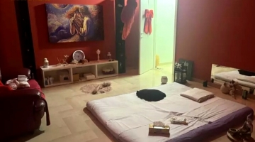 Barletta, sesso a pagamento nel centro massaggi: tariffe da 100 a 300 euro, gratis con la "raccolta punti"