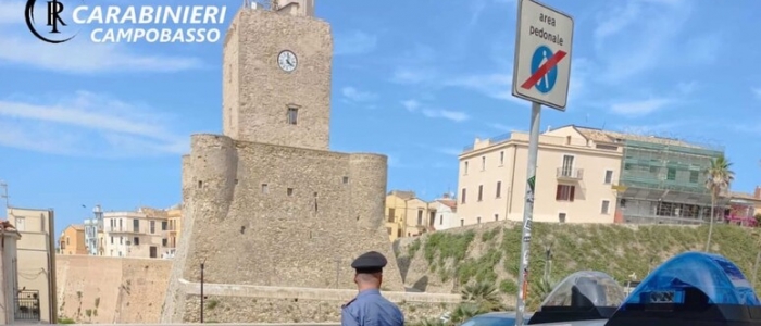 Termoli, con un coltello minacce alla ex in un lido balneare: un arresto