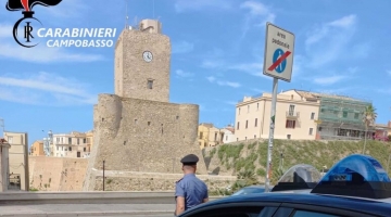 Termoli, con un coltello minacce alla ex in un lido balneare: un arresto