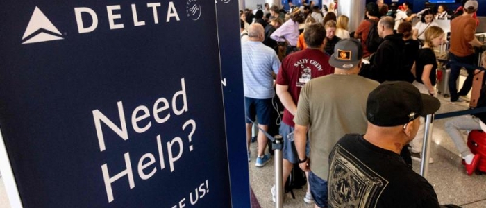 Blocco informatico, CrowdStrike vicina a una soluzione automatica | Delta Air Lines ancora in difficoltà: oltre 3.500 voli cancellati dalla compagnia statunitense