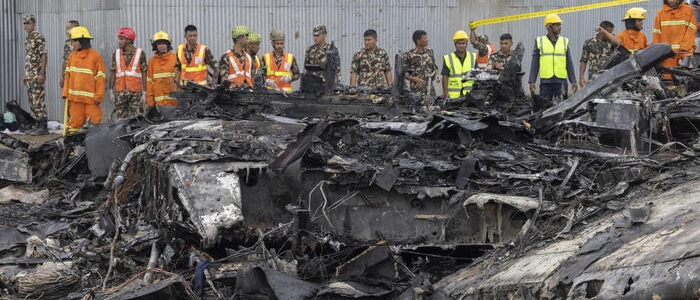 Nepal, aereo si schianta con 19 persone a bordo: sopravvissuto solo il pilota