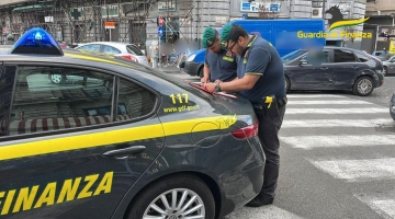 GDF NAPOLI: INTENSIFICAZIONE CONTROLLI. CONTESTATE 49 VIOLAZIONI AMMINISTRATIVE NEI CONFRONTI DI TASSISTI IN PROVINCIA DI NAPOLI